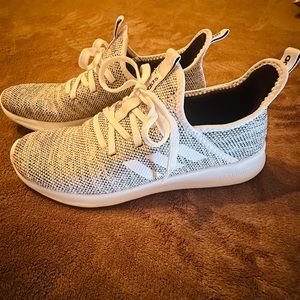 Adidas Cloudfoam Women’s Sneaker Size 8